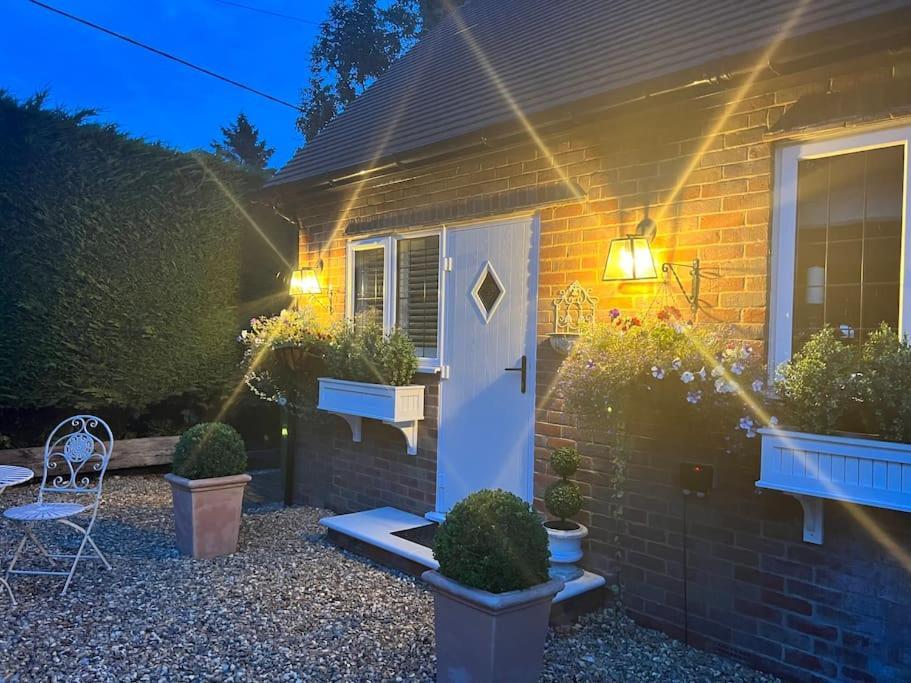 Boutique Style Self Contained Annexe With Garden Lejlighed Mursley Eksteriør billede